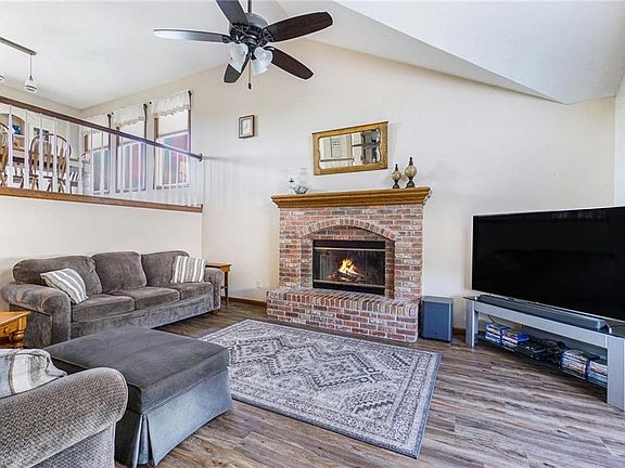 5th image of 220 Woodhaven Dr