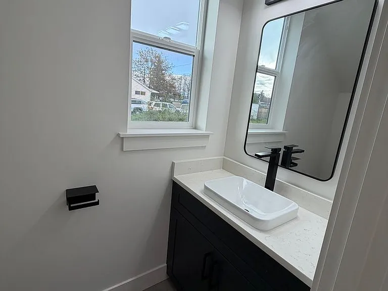 300 Seven Oaks Ln — Photo 11