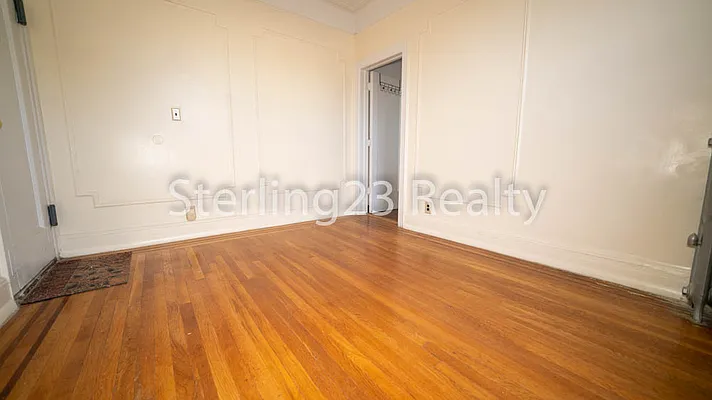 Rented by Sterling Realty Solution Inc | media 9