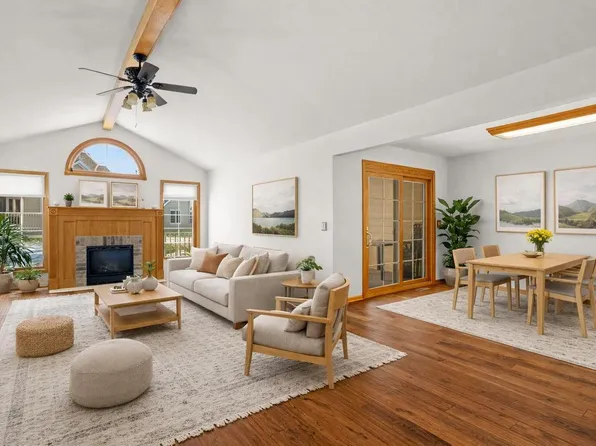 950 Spyglass HILL, Waterford, WI 53185