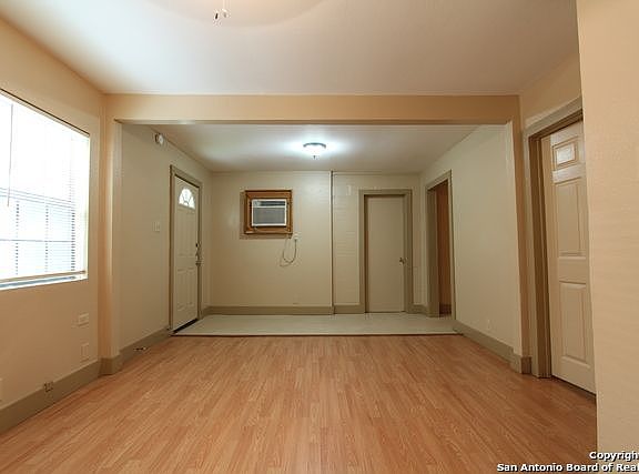 5th image of 631 W Kings Hwy APT 3