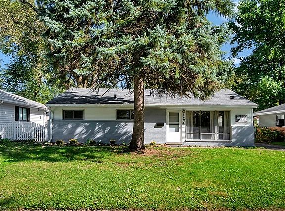 2nd image of 427 Navajo St