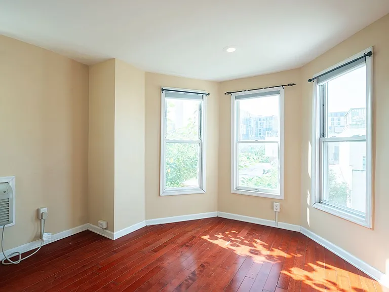 1422 Christian St #3R — Photo 8