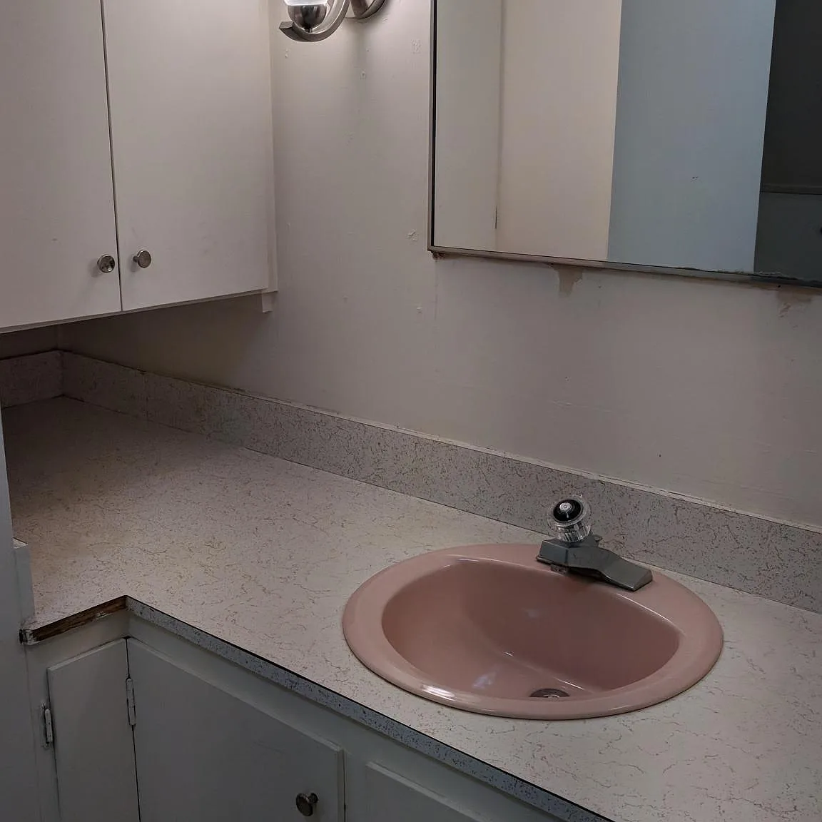 3 bed, 864 sqft, $3,300 — Photo 3