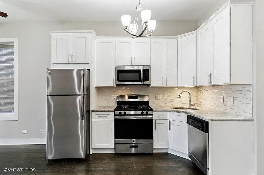 Kitchen with Stainless Steel Appliances - 1422 W Chestnut St #1R