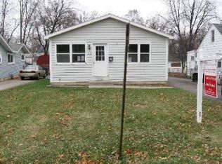 118 E Willow Dr, Round Lake Park, IL