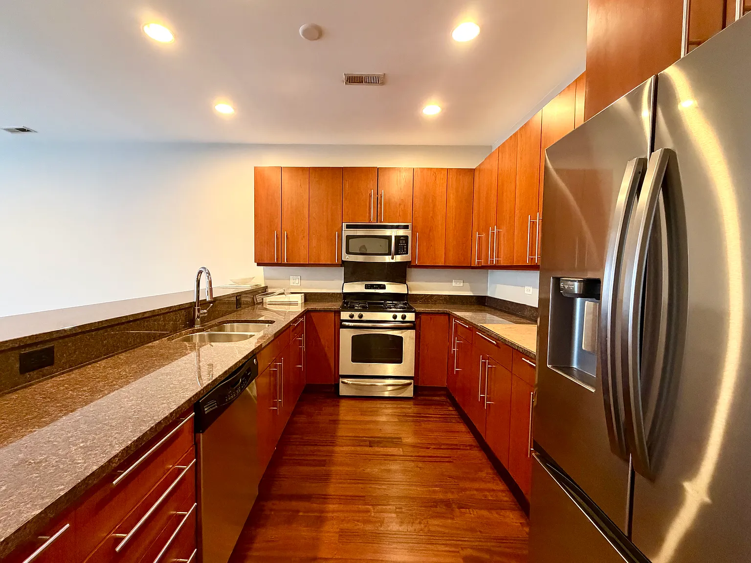 2358 W School St — Photo 2