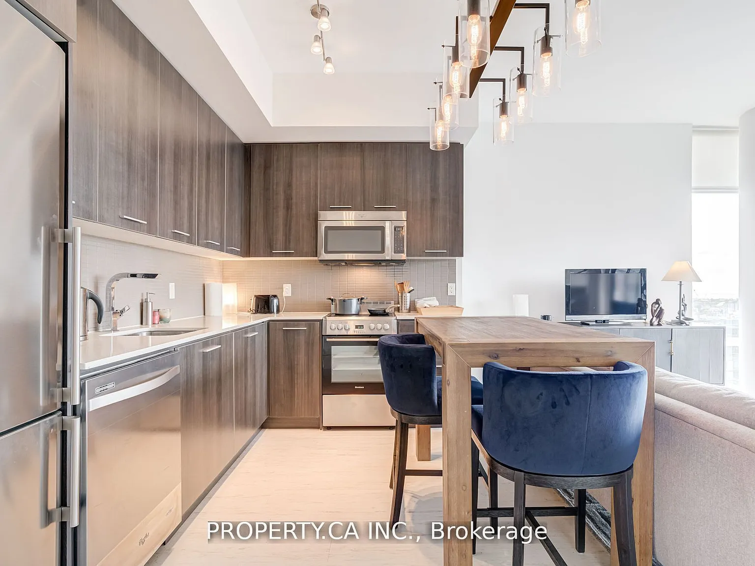 Post House — Photo 4