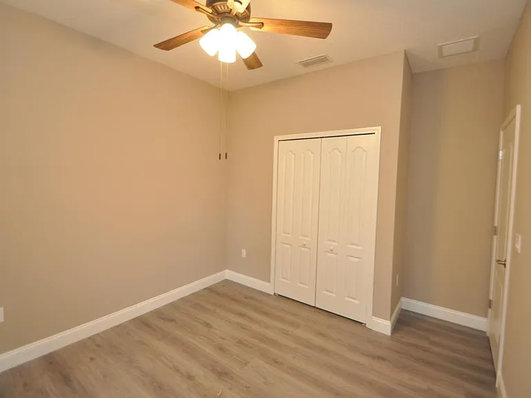 11 Ullynn Pl #B — Photo 14