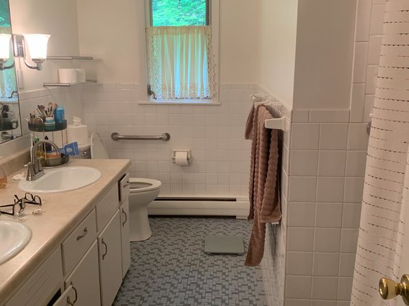 8429 Music St, Chagrin Falls, OH 44022