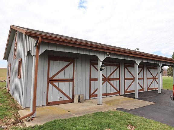 4th image of 11086 Eby Rd