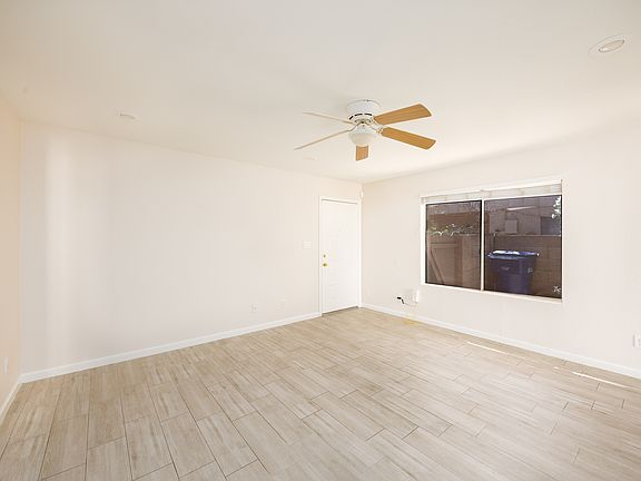 4th image of 1422 E Palmdale Dr