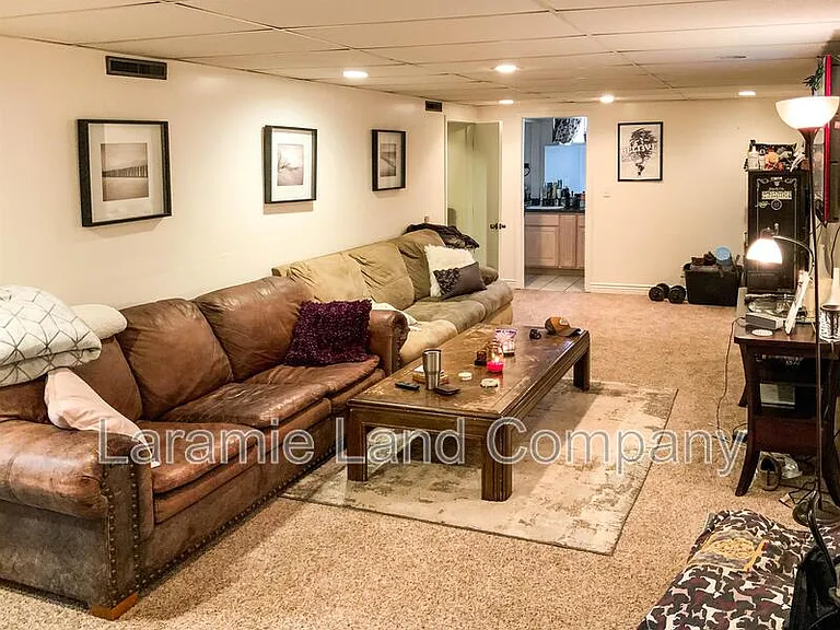 1011 W Curtis St — Photo 9