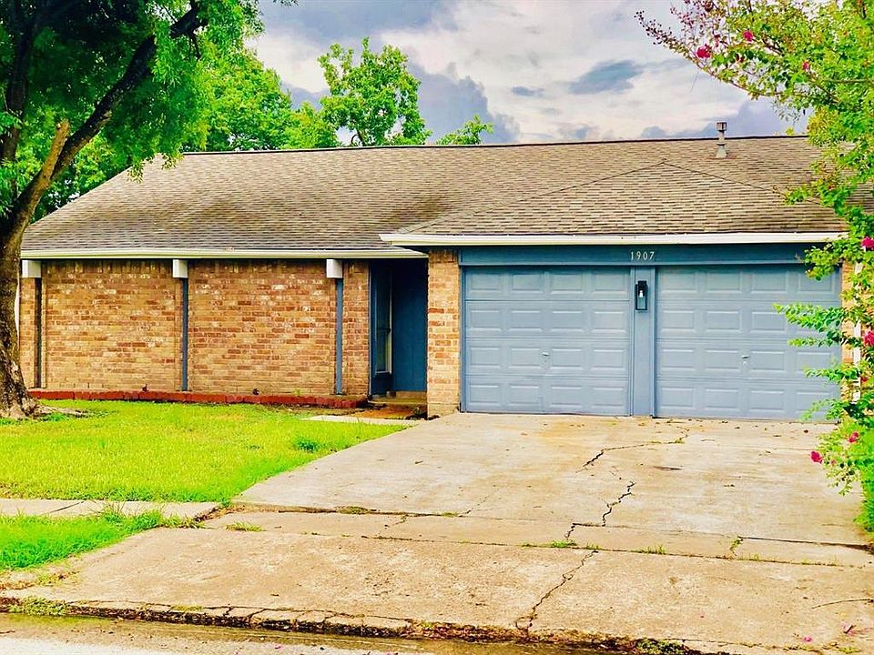 1st image of 1907 Summer Place Dr