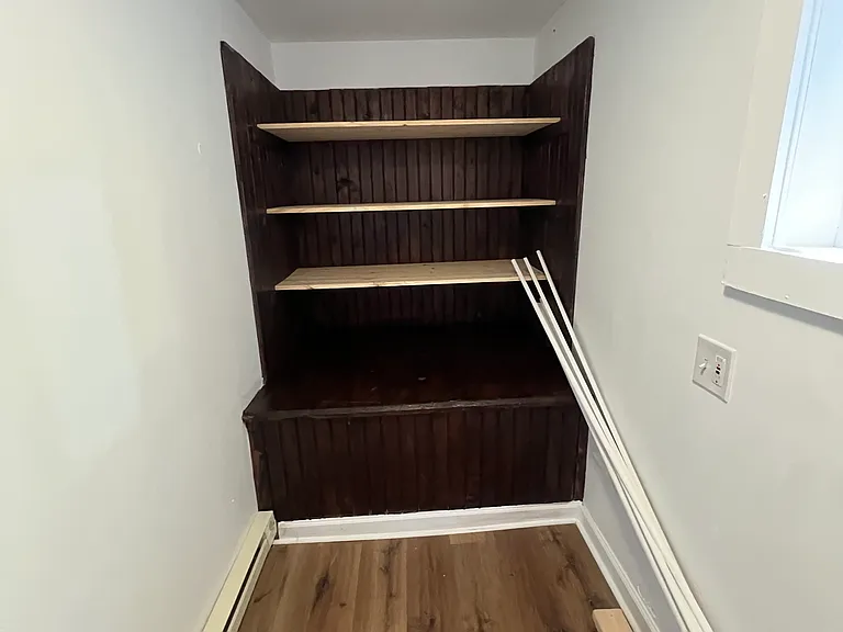 703 Yale St — Photo 2