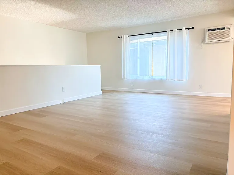 333 N Monterey St — Photo 18