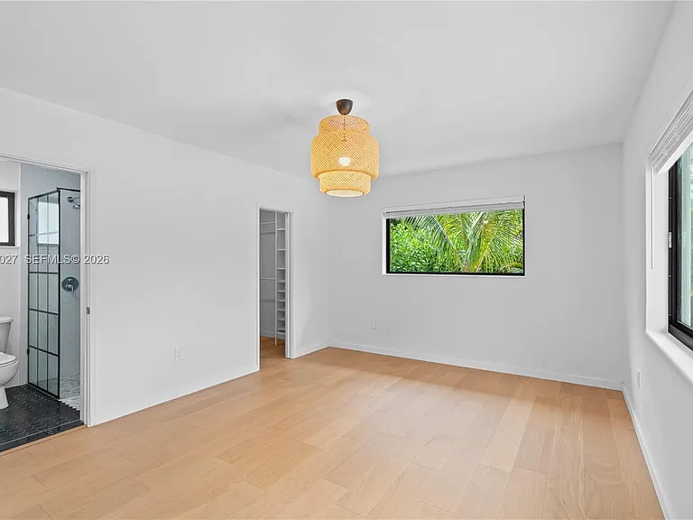 517 Palermo Ave — Photo 15