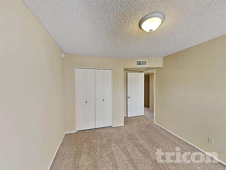 601 E Palomino Dr — Photo 14
