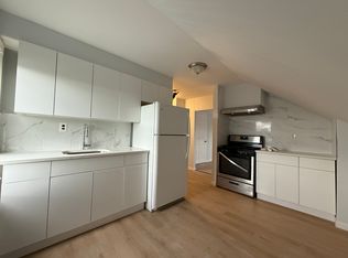 393 Weeden St #3R, Pawtucket, RI 02860