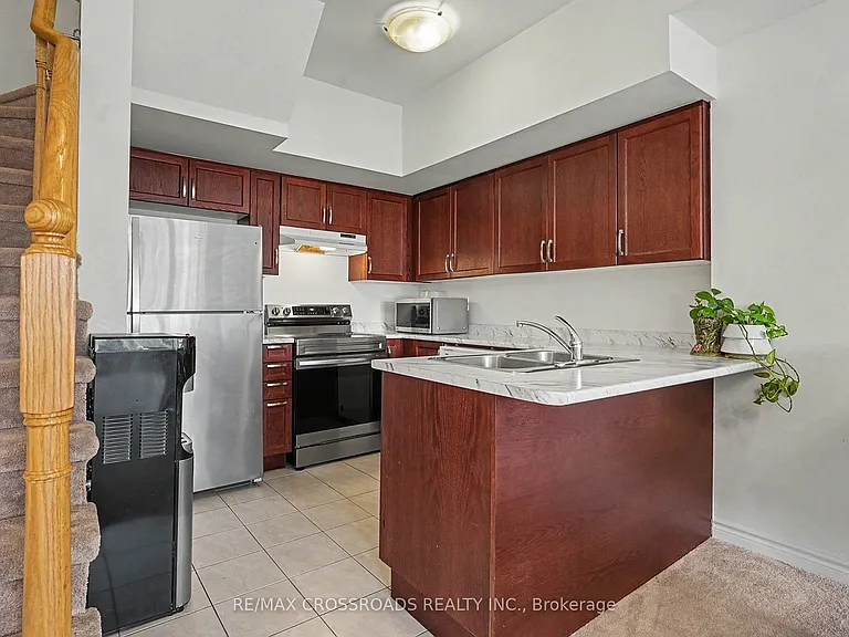 17 Eaton Park Ln #15 — Photo 6