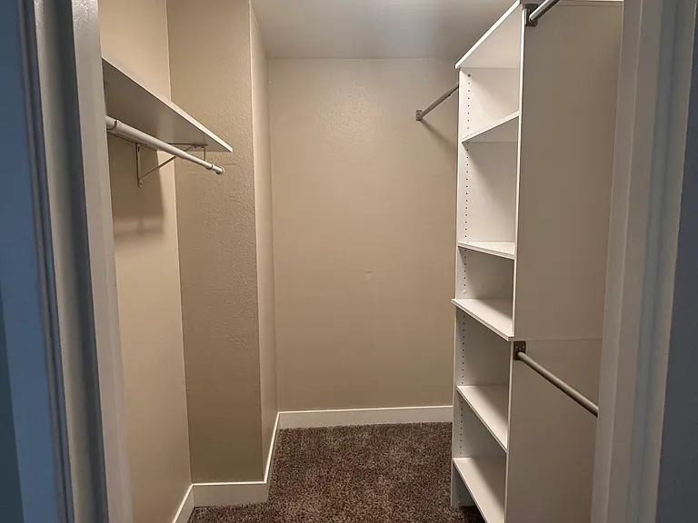 1867 S Pitkin Cir #B — Photo 21