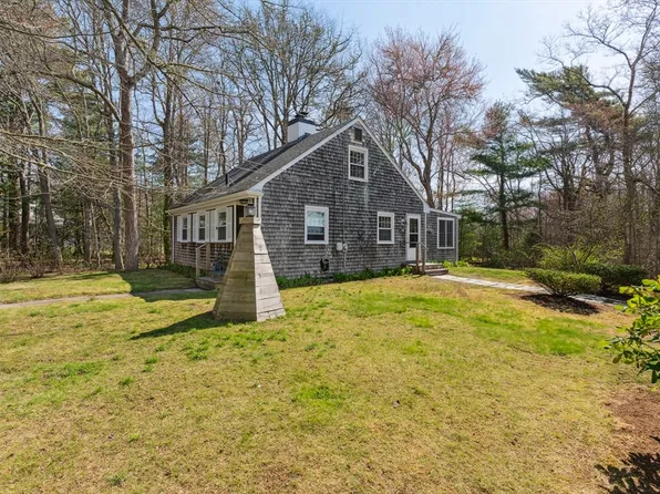 10 Captains Ln, Mattapoisett, MA 02739