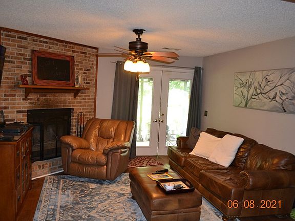 4th image of 360 Lee Road 439