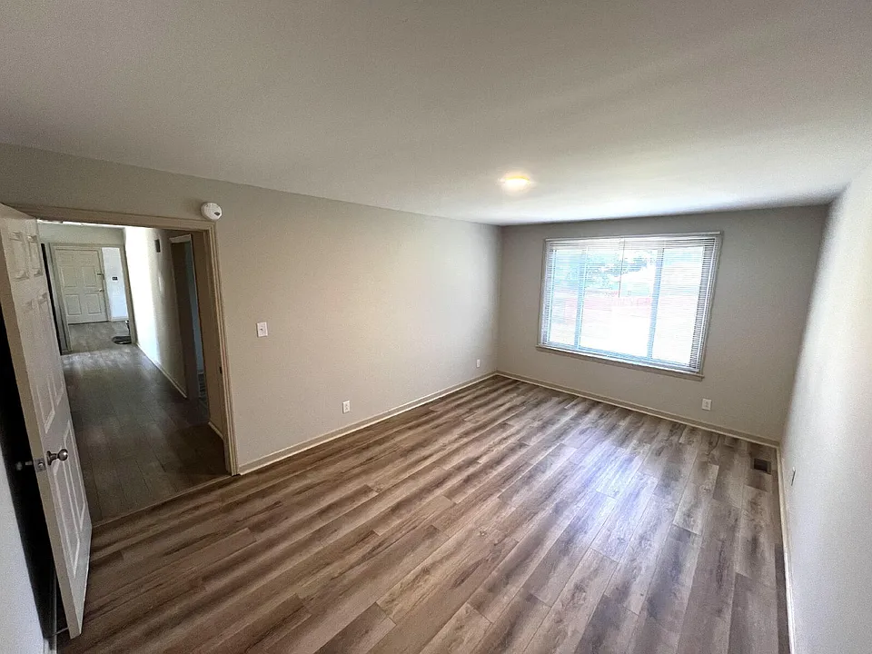 307 Buckingham Pl