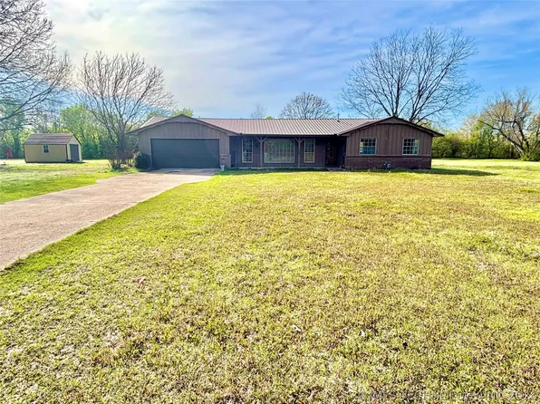 402 S Sockey St, Stigler, OK 74462
