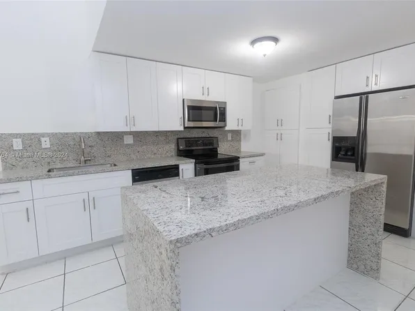8956 NW 117th Ter, Hialeah Gardens, FL 33018