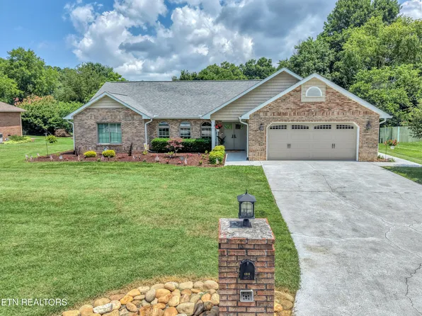 1210 Edinburgh Dr, Maryville, TN 37803