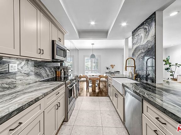 5th image of 1221 N Kings Rd APT 101