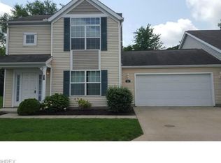 82 Mallard Point Dr, Akron, OH 44319