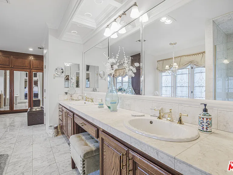 6111 County Oak Rd — Photo 24