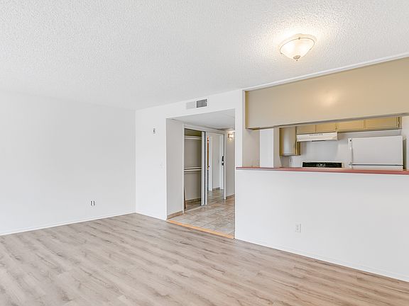 5th image of 3600 Bagley Ave APT 212