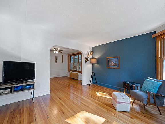 2nd image of 4825 N Merrimac Ave