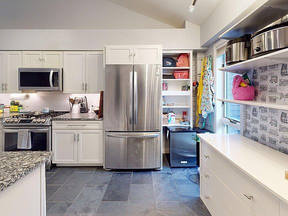 4th image of 10 Hubbard Farms Road #7