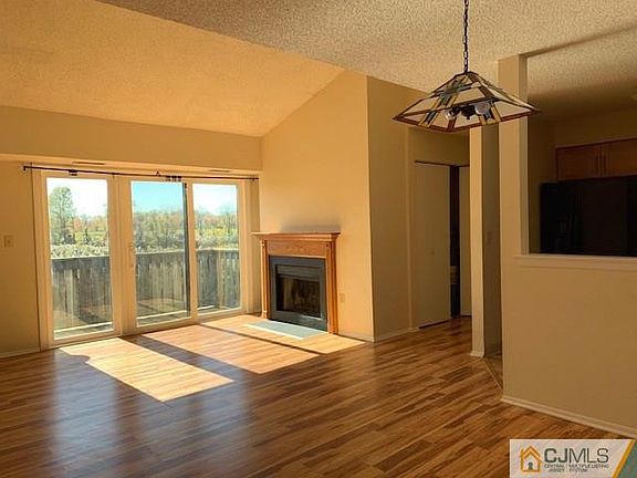 5th image of 816 Aspen Dr #816