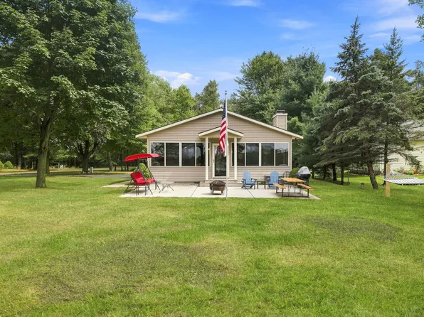 10111 Peppermill Ln, Stanwood, MI 49346