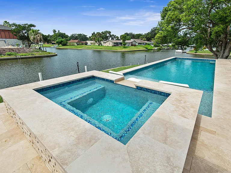 10 Castle Ct — Photo 14