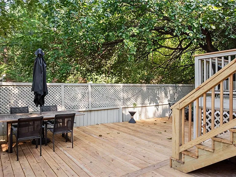 720 Mollie St SE — Photo 8