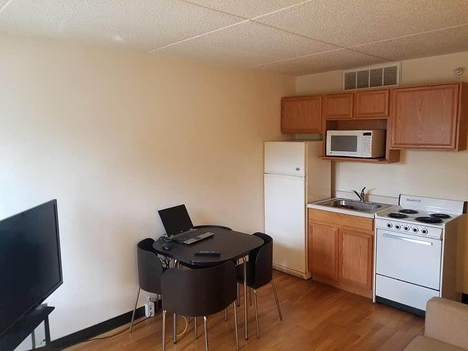 1st image of 380 W Washington Ave #522