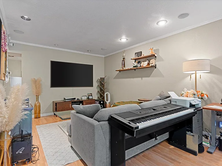 2440 Larkspur Ln #302 — Photo 7
