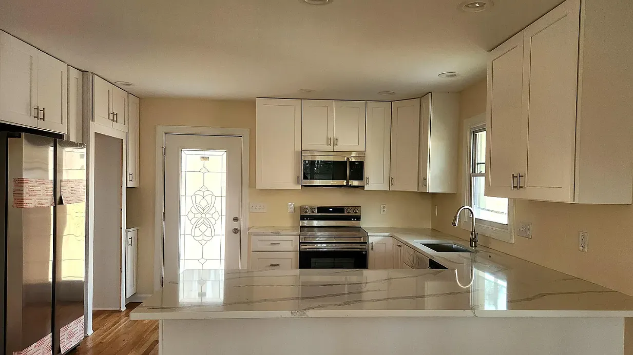 3 bed, 1290 sqft, $2,000 — Photo 3