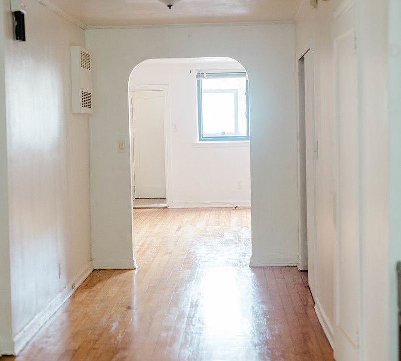 1st image of 1293 E 46th St #1