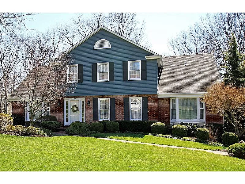 1745 Hathaway Ln photo 1
