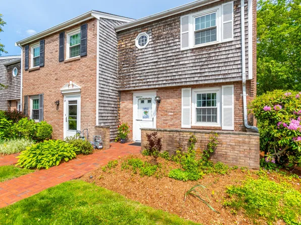 66 Captain Cook Lane 66 Bldg 7, Hyannis, MA 02601