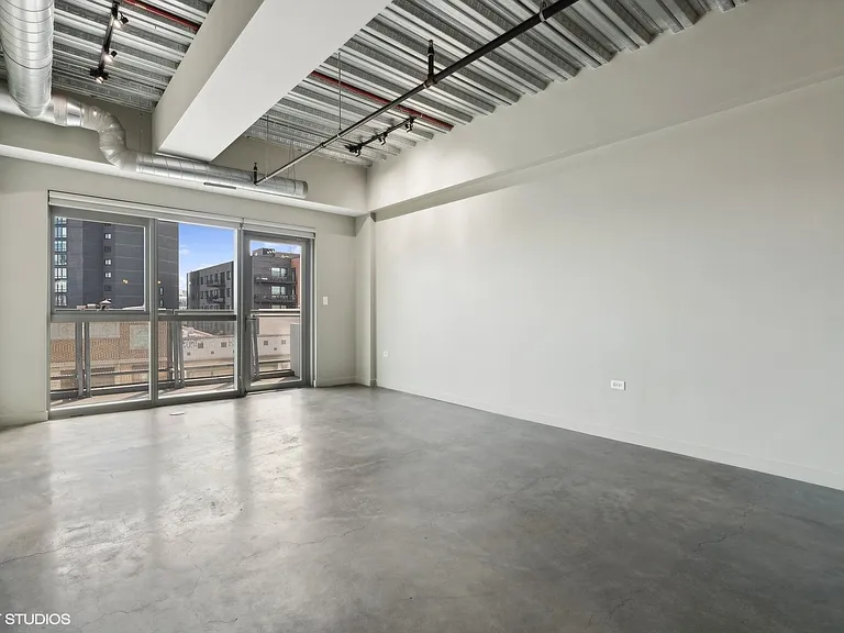 1245 N Milwaukee Ave #703 — Photo 3