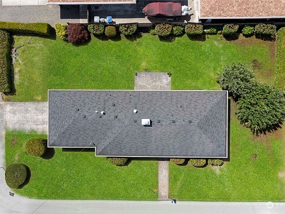 3rd image of 1610 10th Ave NW