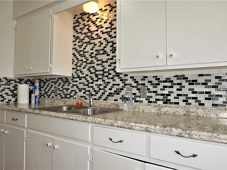 1028 Starlite Dr — Photo 11